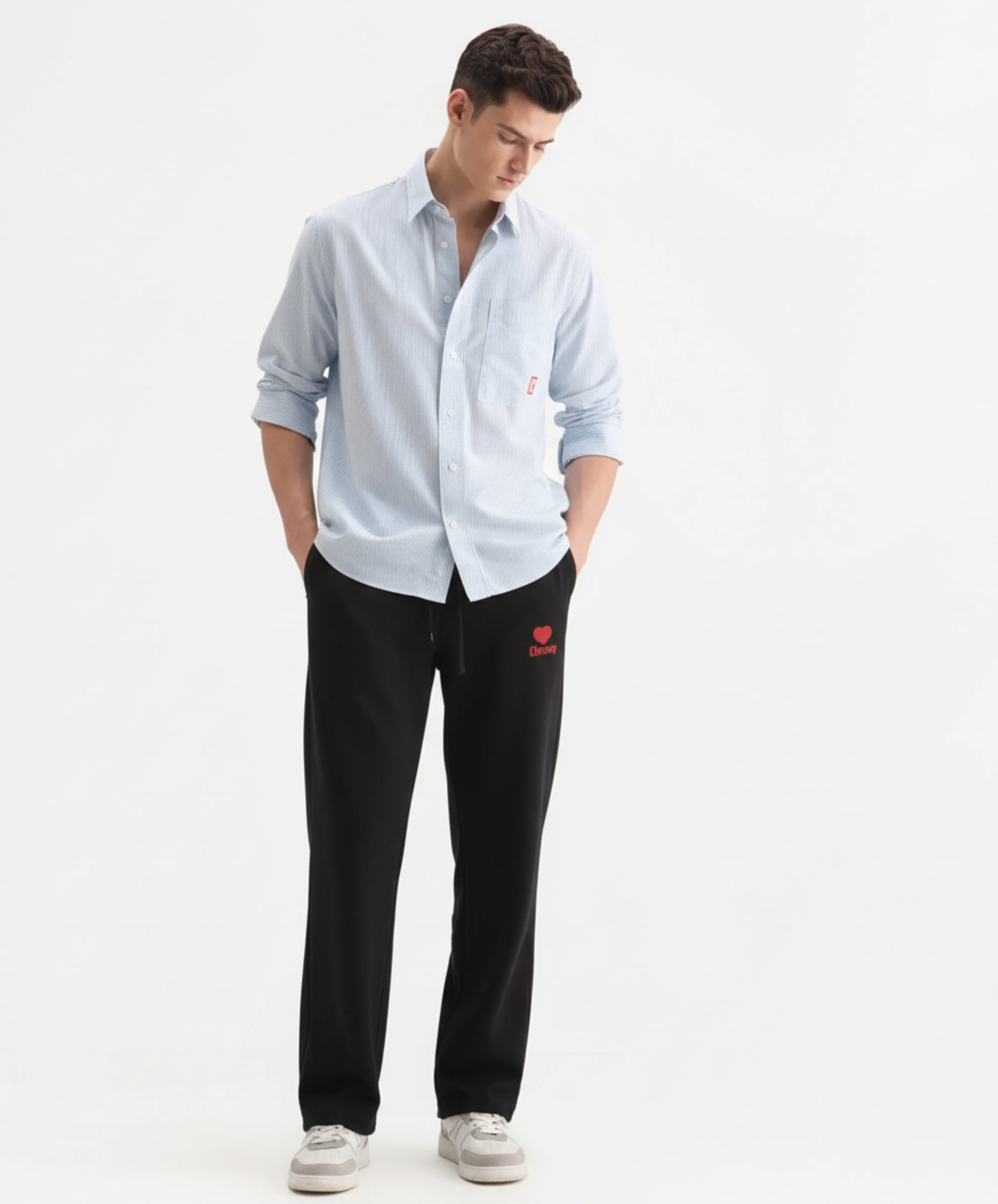 Classic Heart Accent Embroidered Relaxed-Fit Trouser