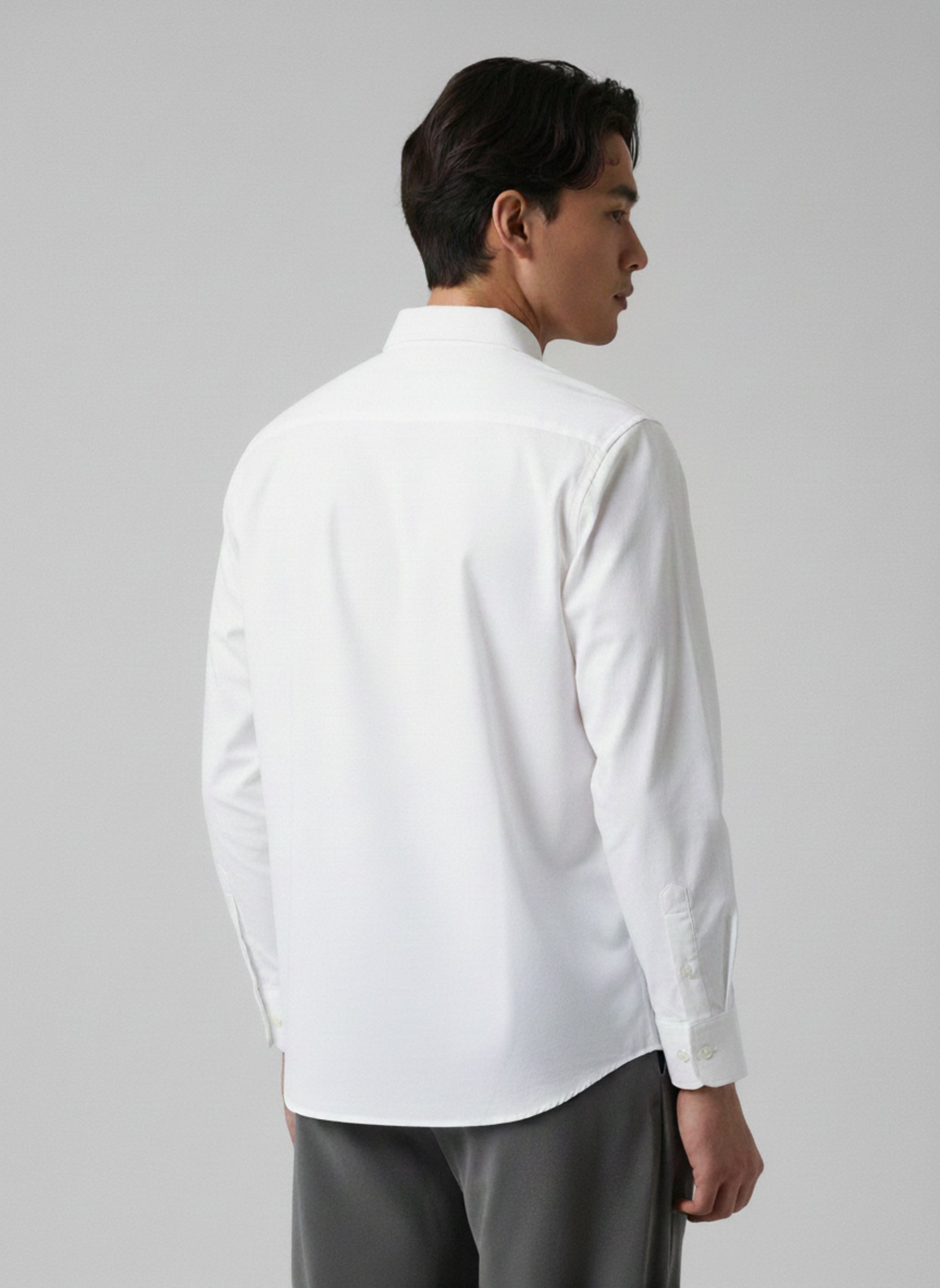 Men’s Linen-Blend Button-Down Shirt with Blue Raven Embroidery