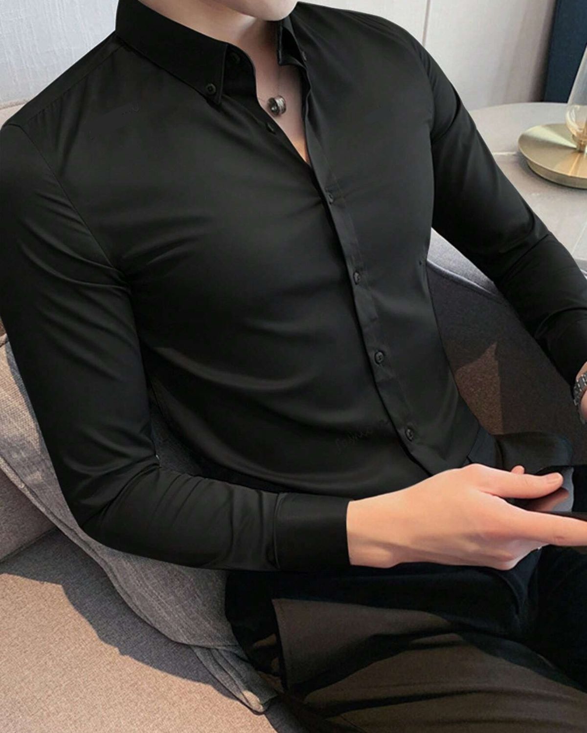 Groovy Black Slim Fit Solid Plain Casual Shirt