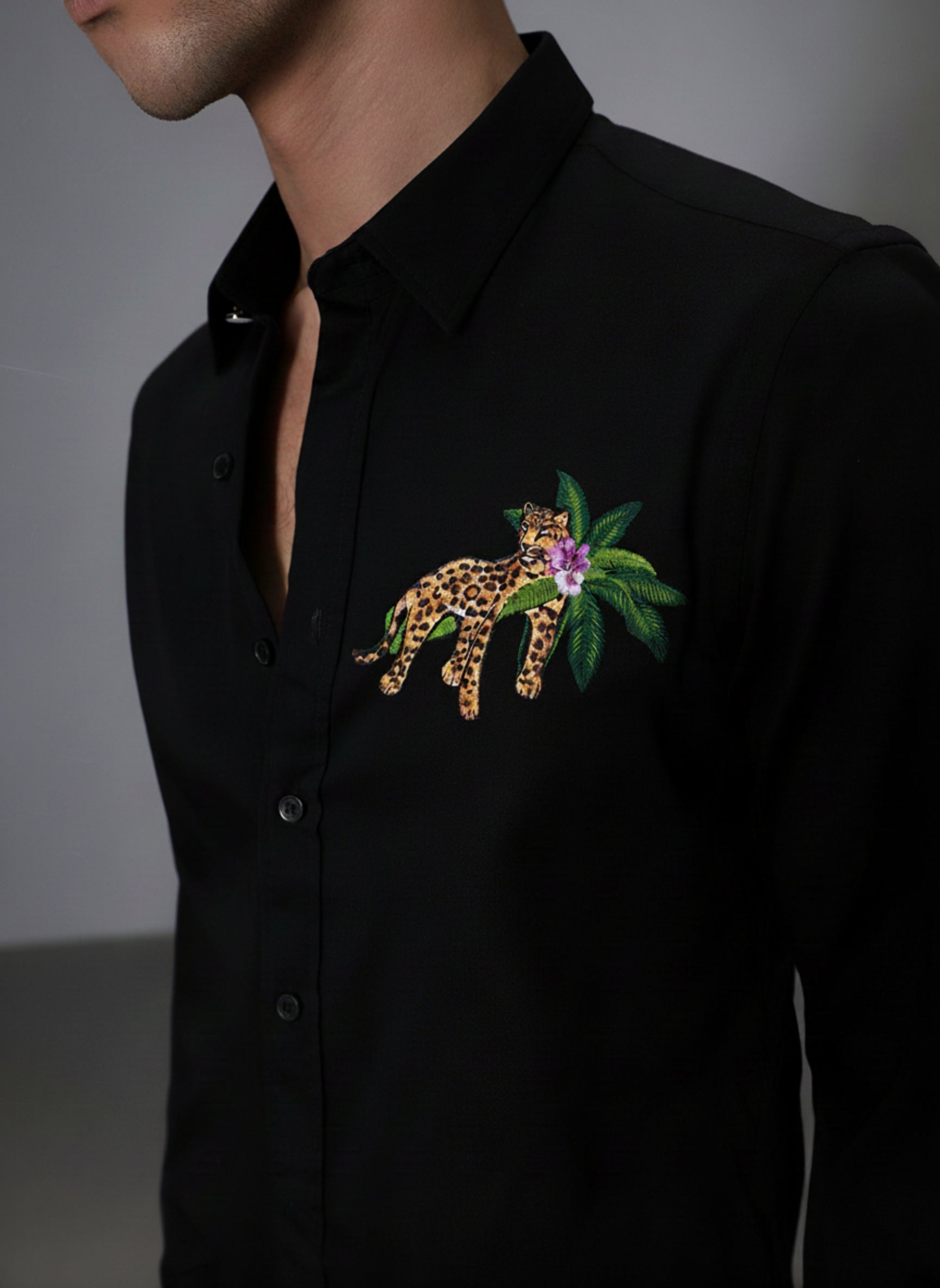 Men's Slim-Fit Shirt with Embroidered Leopard & Palm Leaf